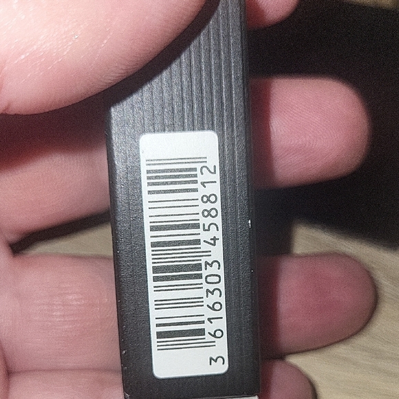 Gucci Rouge à Lèvres Mat Lipstick - Soft Coral - Picture 5 of 9